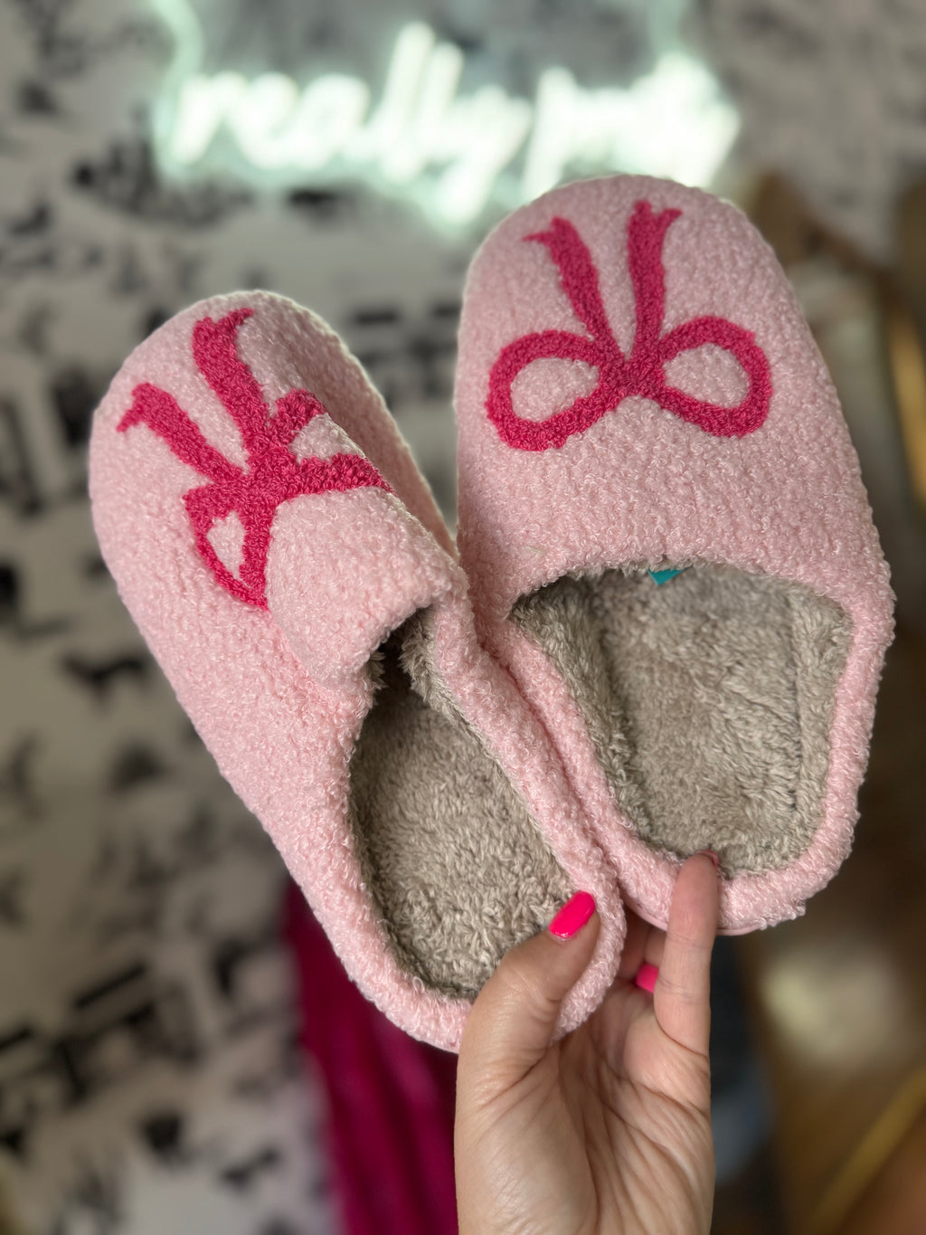Bow slippers